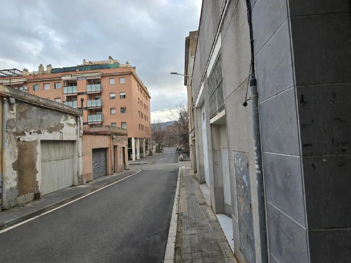 Vista exterior de Pis en venda en Montcada i Reixac amb Terrassa