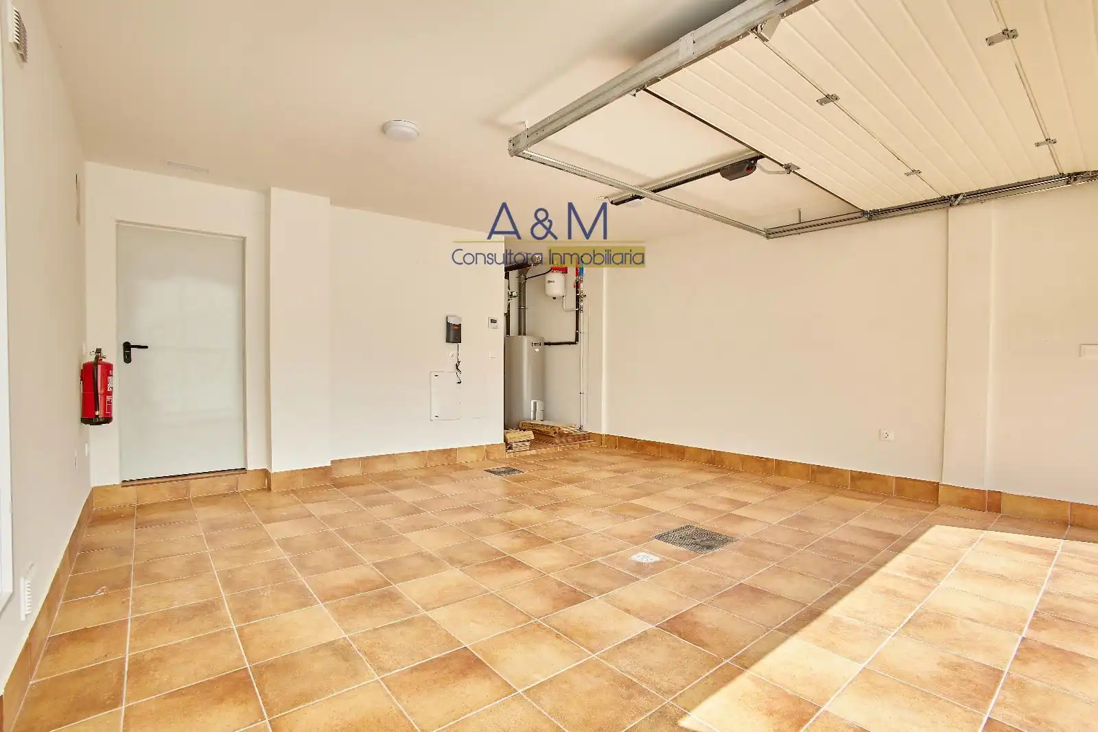 Casa adosada en venta en Laguna de Duero con Calefacción, Jardín privado y Terraza
