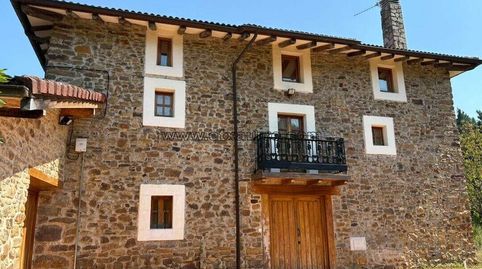 CASERÍO EN LLODIO