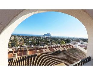 Vista exterior de Casa adosada en venda en Calpe / Calp amb Aire condicionat, Jardí privat i Terrassa