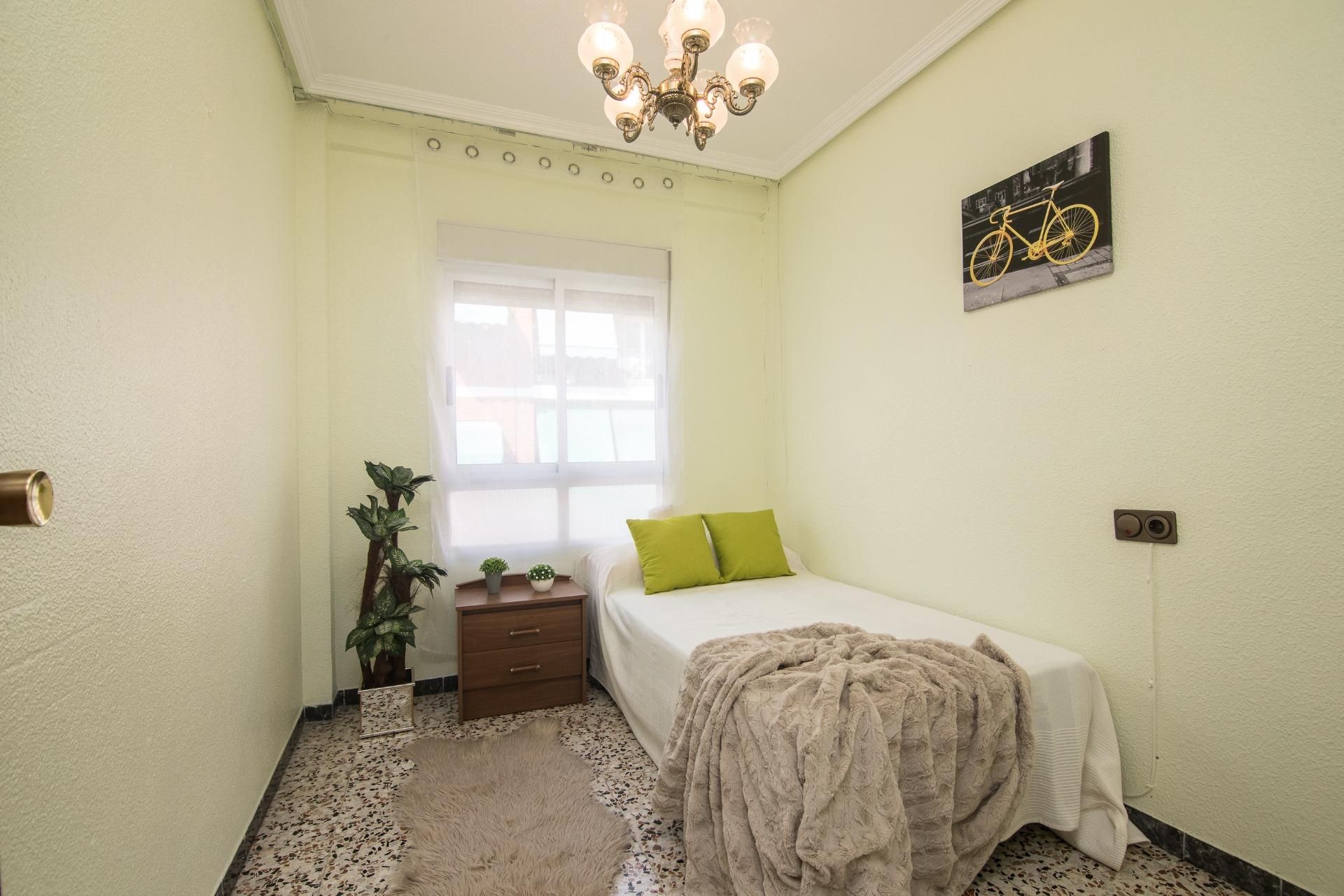 Bedroom of Flat for sale in Elche / Elx