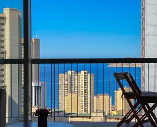 Vista exterior de Apartament de lloguer en Benidorm amb Aire condicionat, Terrassa i Balcó