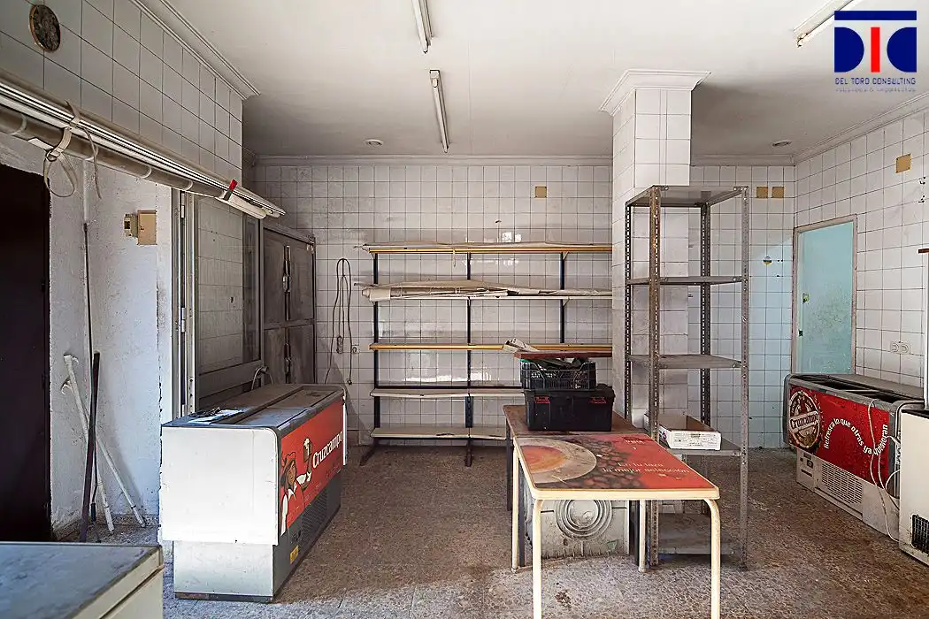 Local comercial en venta en Avenida de Bellavista, imagen 2