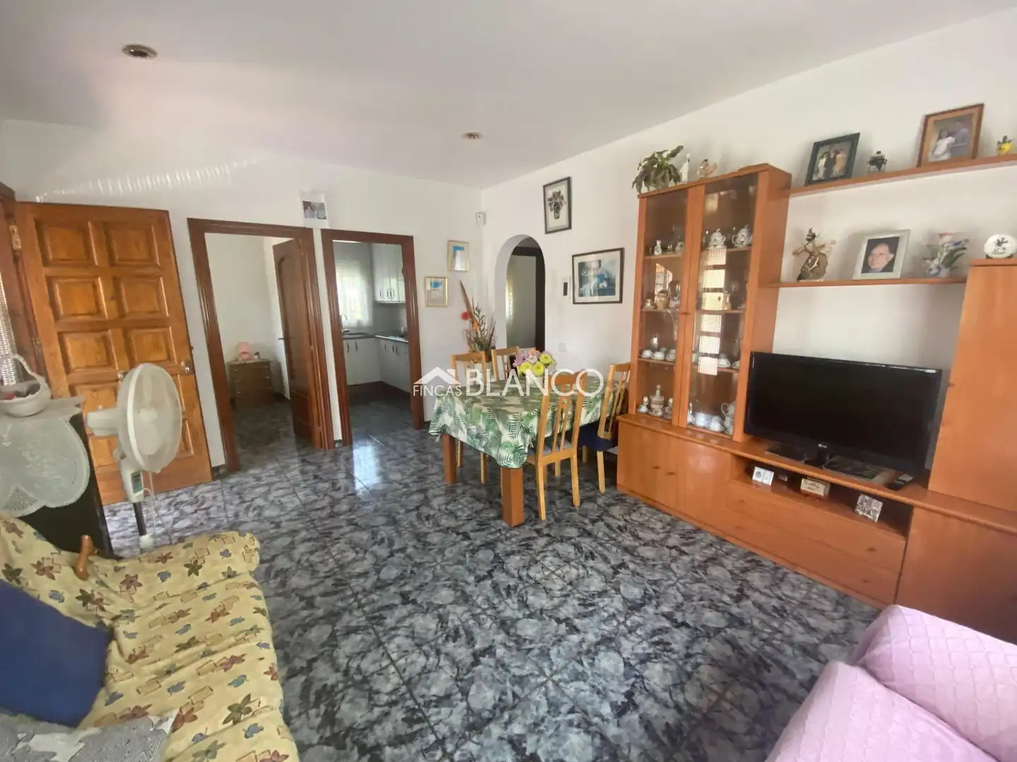 Vista exterior de Casa o xalet en venda en Piera amb Jardí privat, Moblat i Alarma
