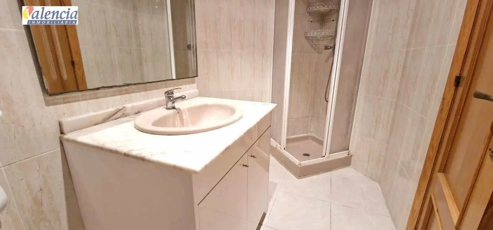 Bathroom of Flat for sale in Valencia  with Balcony