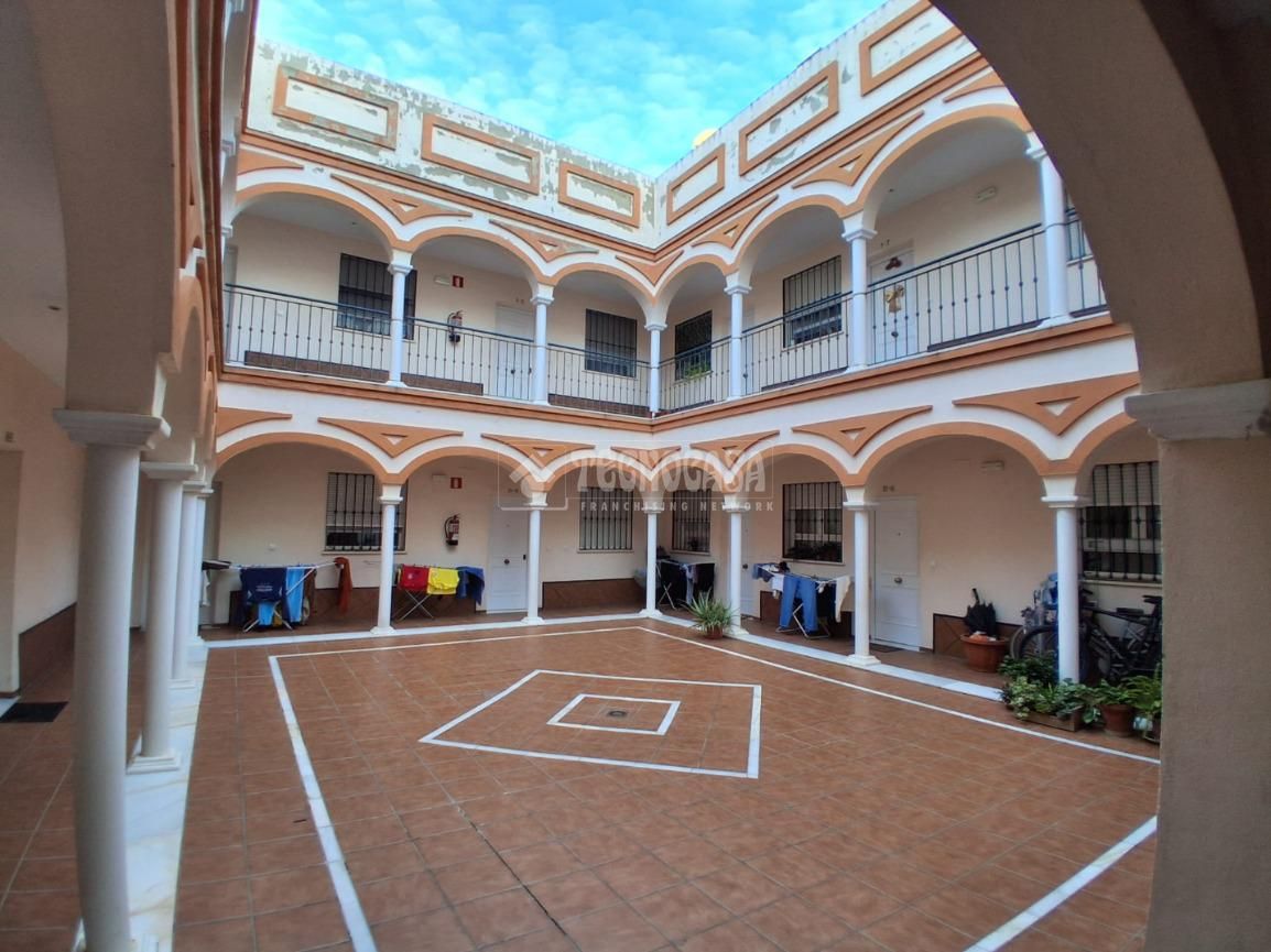 Flat for sale in C. Álvarez Quintero, Sanlúcar la Mayor