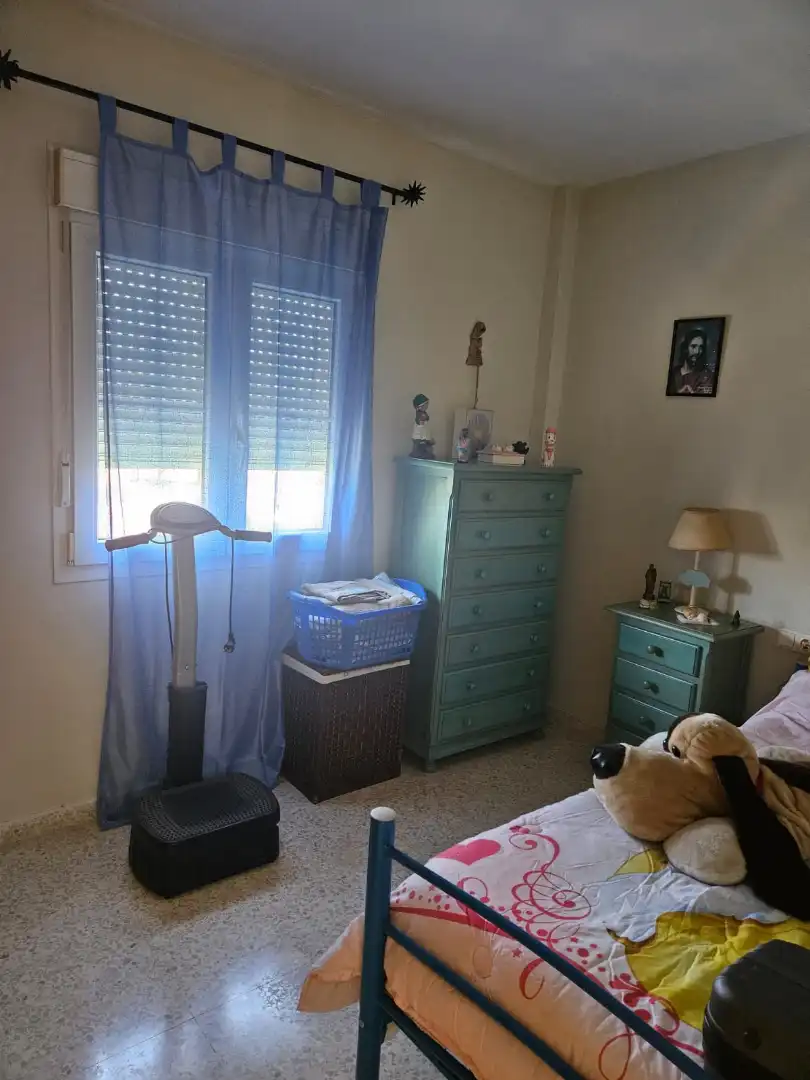 Dormitori de Casa o xalet en venda en La Línea de la Concepción amb Jardí privat, Terrassa i Traster
