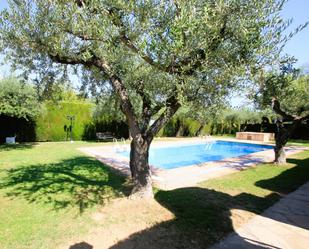 Piscina de Casa adosada en venda en Cambrils amb Aire condicionat i Balcó