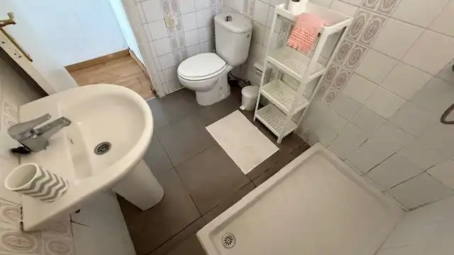 Baño de Piso de alquiler en El Rosario con Parquet, Terraza y Trastero