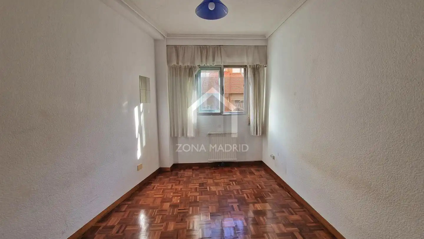 Bedroom of Flat for sale in Tetuán