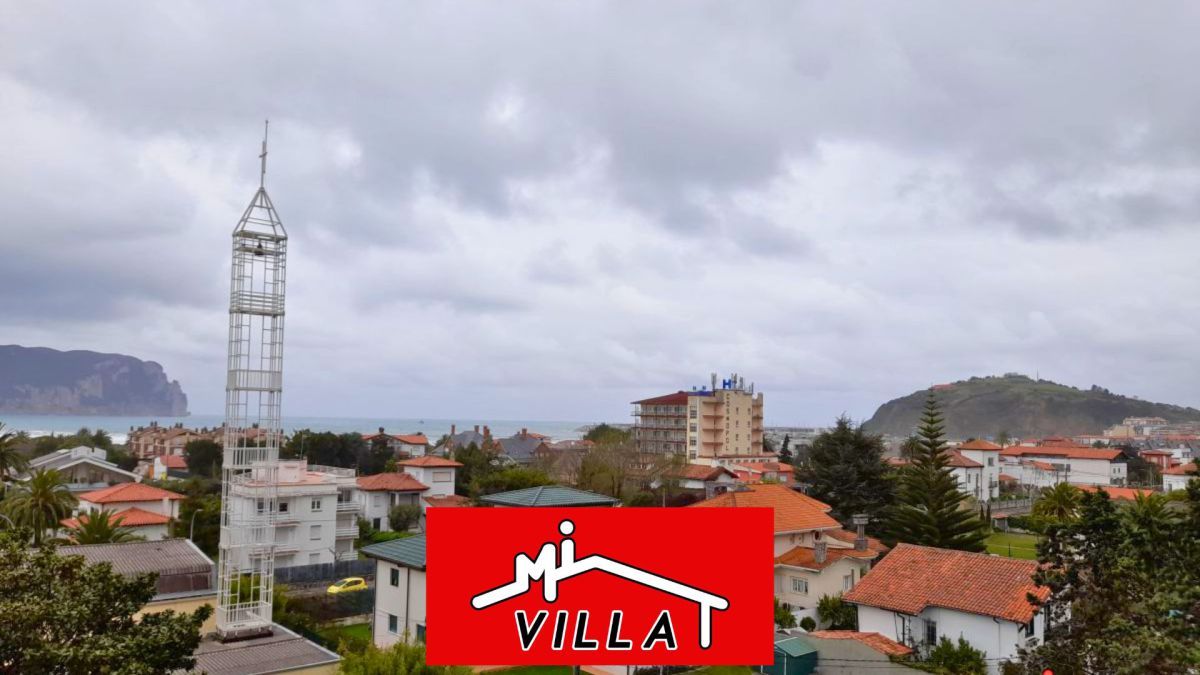 Vista exterior de Pis de lloguer en Laredo amb Calefacció, Parquet i Terrassa