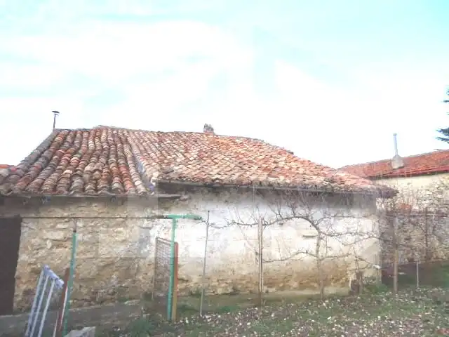 Vista exterior de Casa o xalet en venda en Merindad de Cuesta-Urria amb Jardí privat, Traster i Moblat
