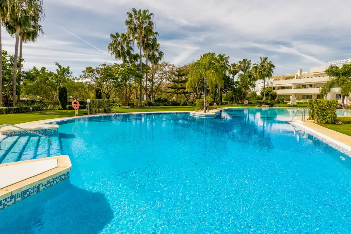 Apartament amb piscina en venda a Nueva Andalucía, imagen 20