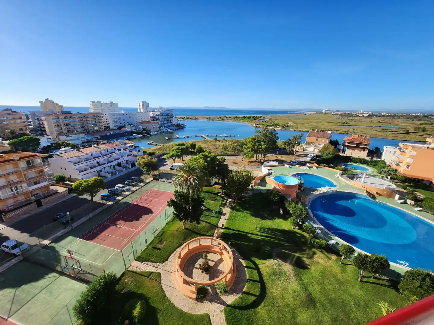 Pis amb piscina en venda a cap de ponent, imagen 4