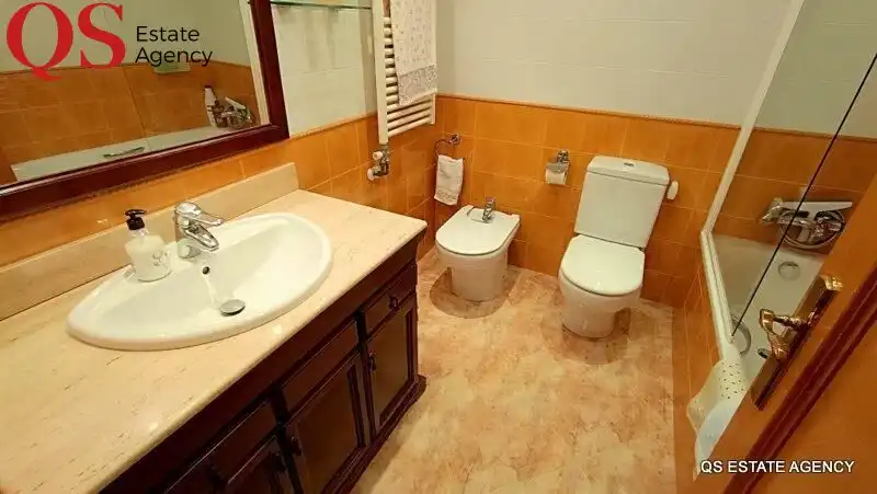 Baño de Casa adosada en venta en Pineda de Mar con Aire acondicionado, Calefacción y Terraza