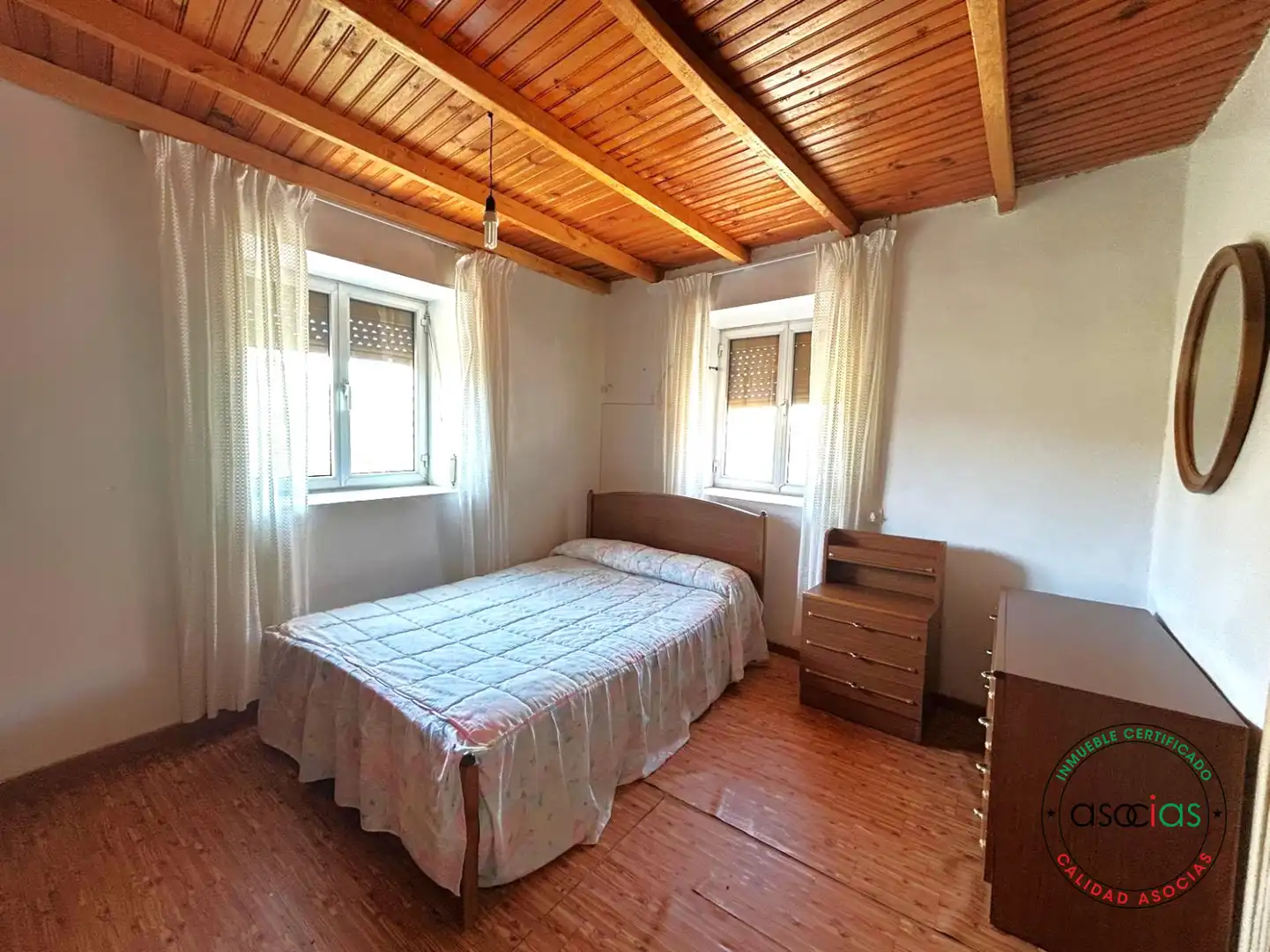 Dormitori de Casa o xalet en venda en Villazanzo de Valderaduey amb Jardí privat, Terrassa i Moblat