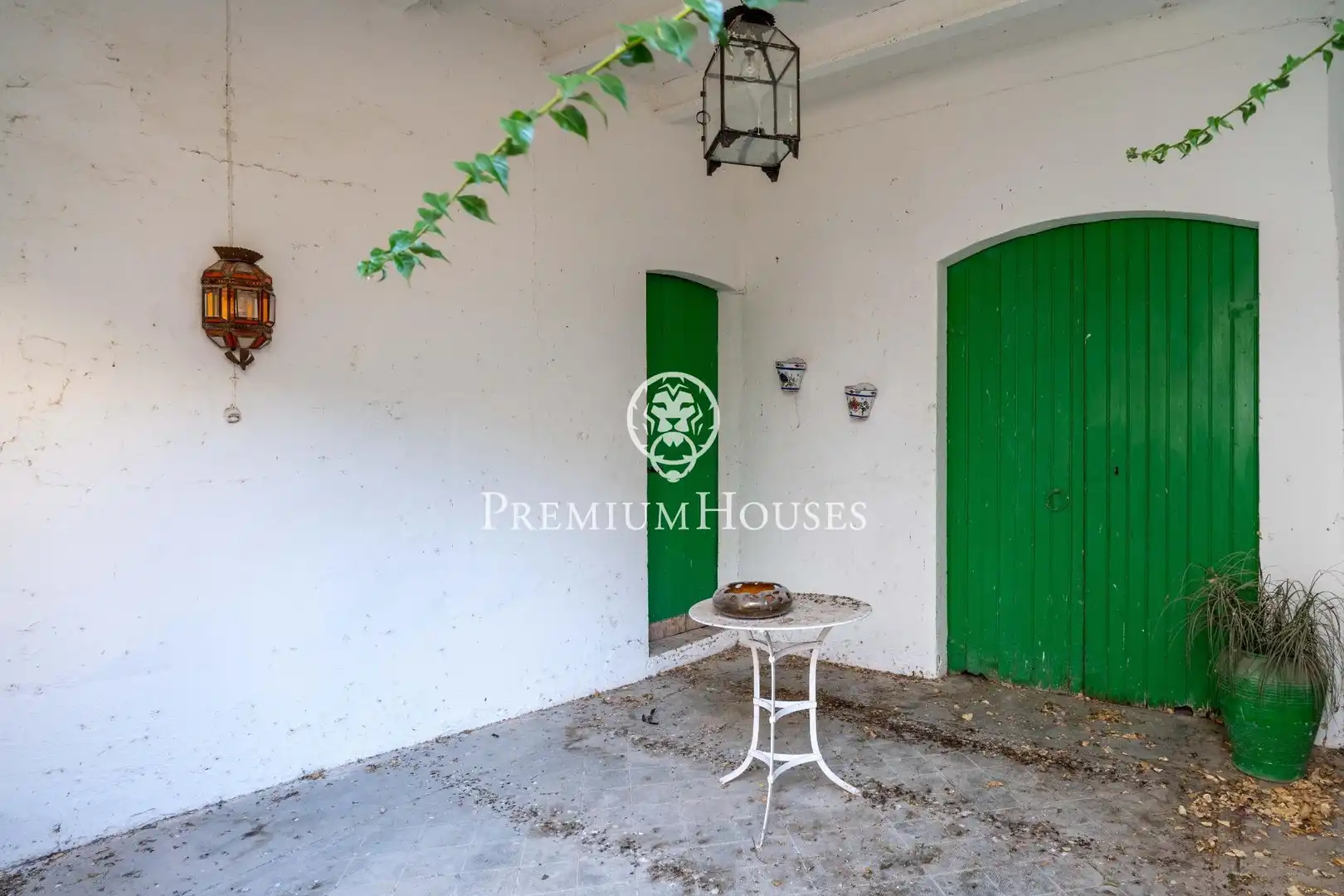 Houses for sale in La Secuita  with Terrace, Storage room and Balcony