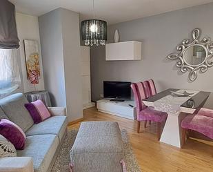 Sala d'estar de Apartament de lloguer en Gijón  amb Calefacció, Parquet i Traster
