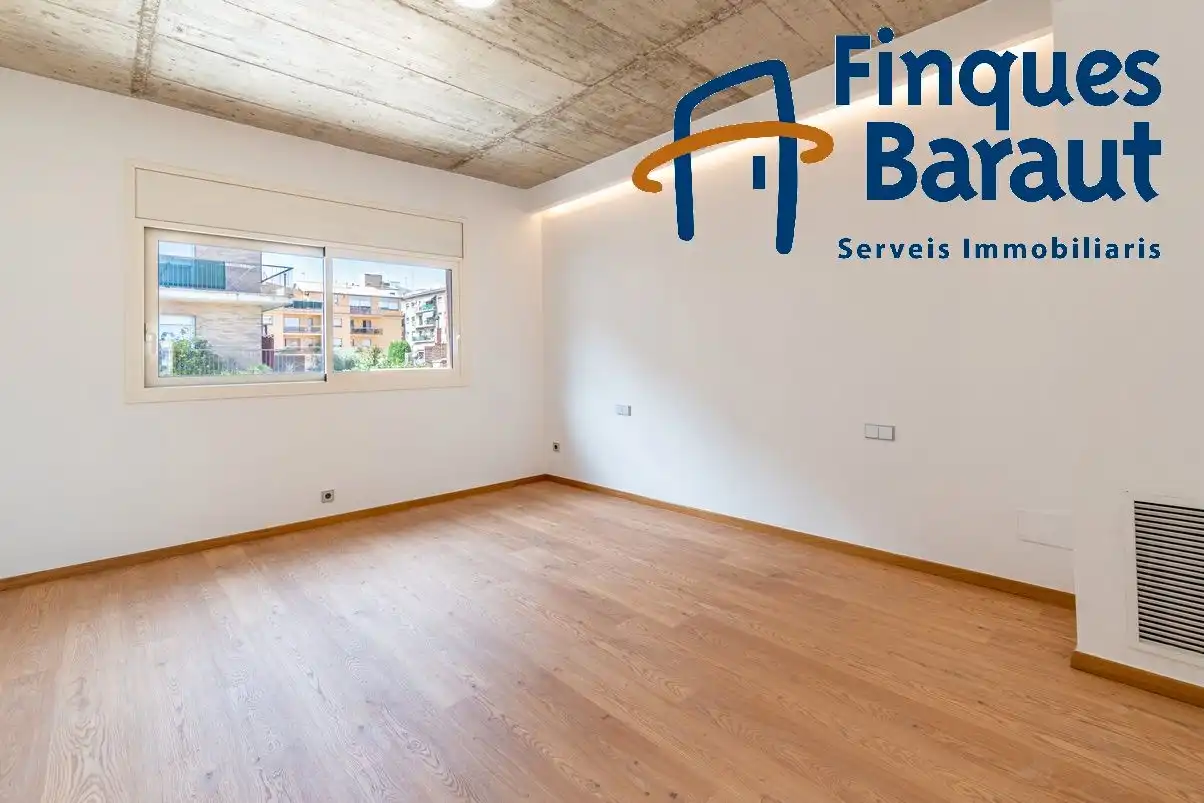 Houses for sale in Figueres  with Air Conditioner, Heating and Private garden