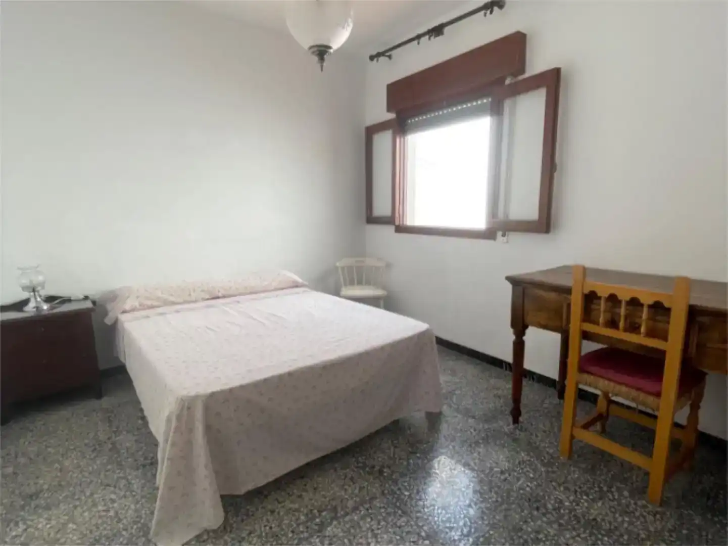 Dormitori de Casa adosada en venda en Fondón amb Traster i Moblat