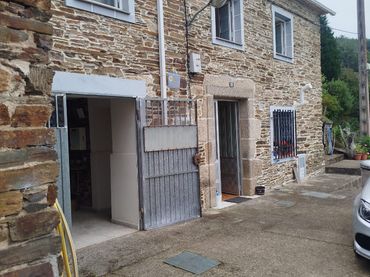 Casa rústica amb balcó en venda a Zoñan 13