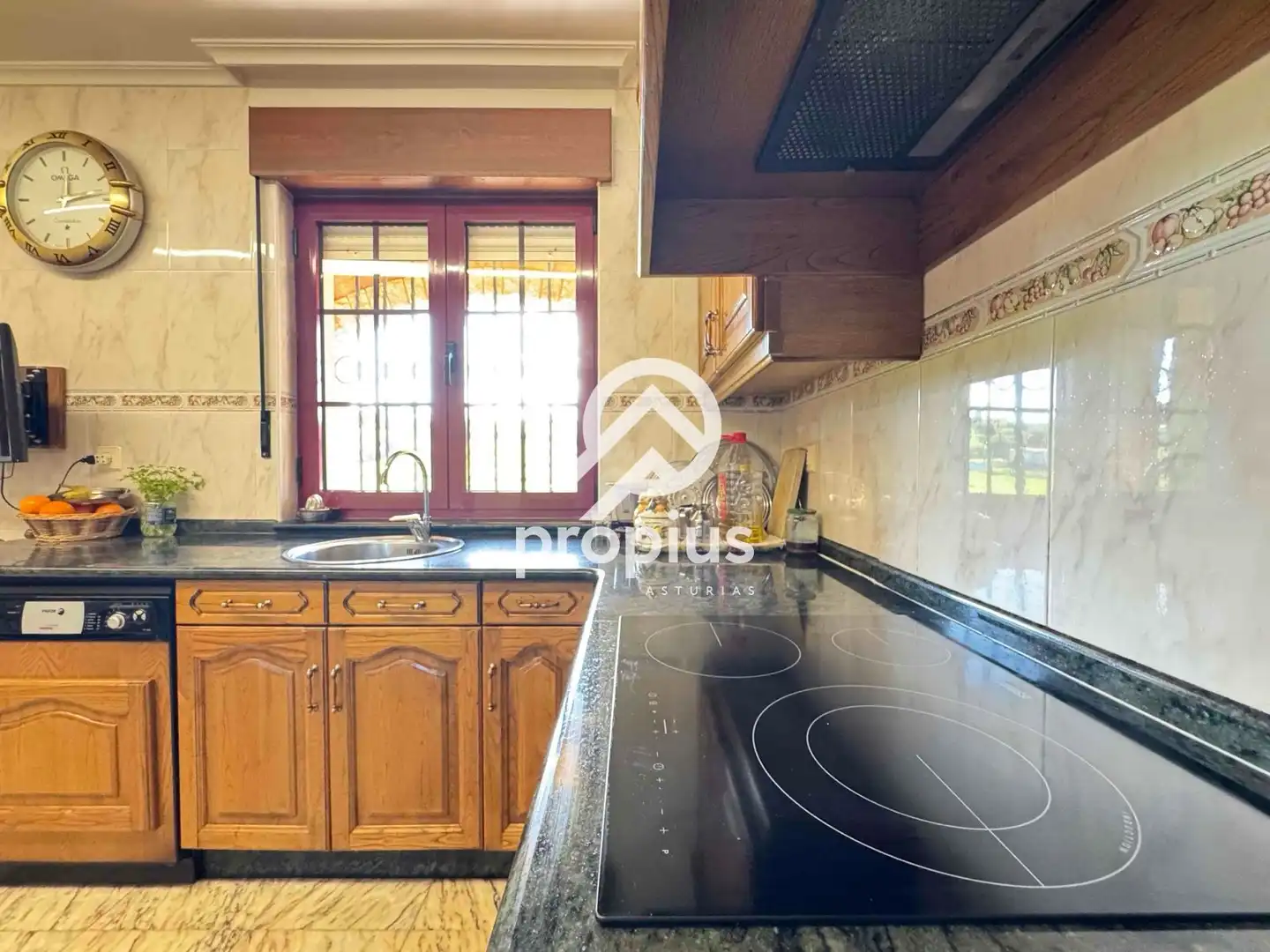 Cocina de Casa o chalet en venta en Avilés con Calefacción, Jardín privado y Parquet