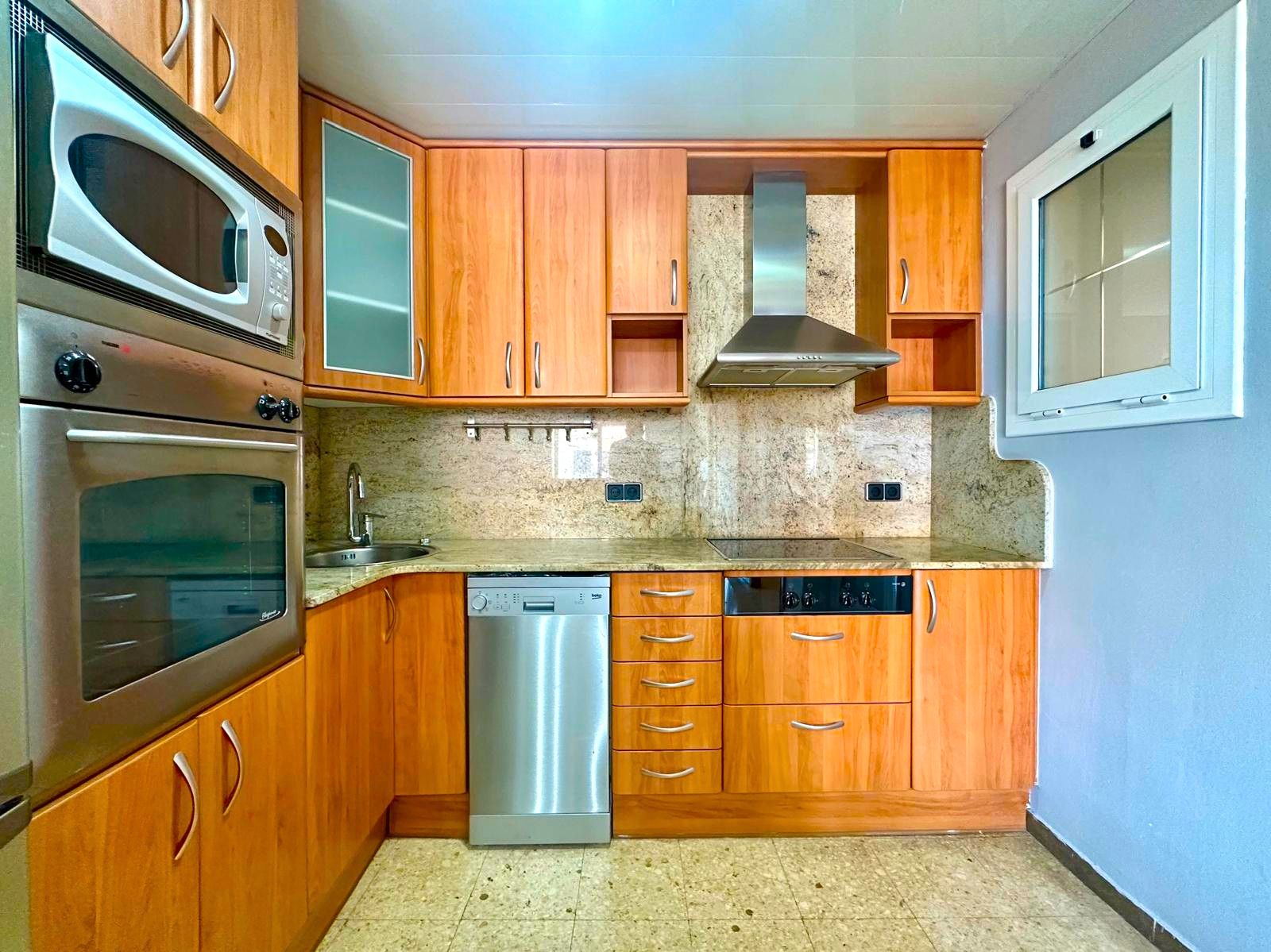 Cocina de Piso en venta en Granollers con Calefacción, Terraza y Amueblado