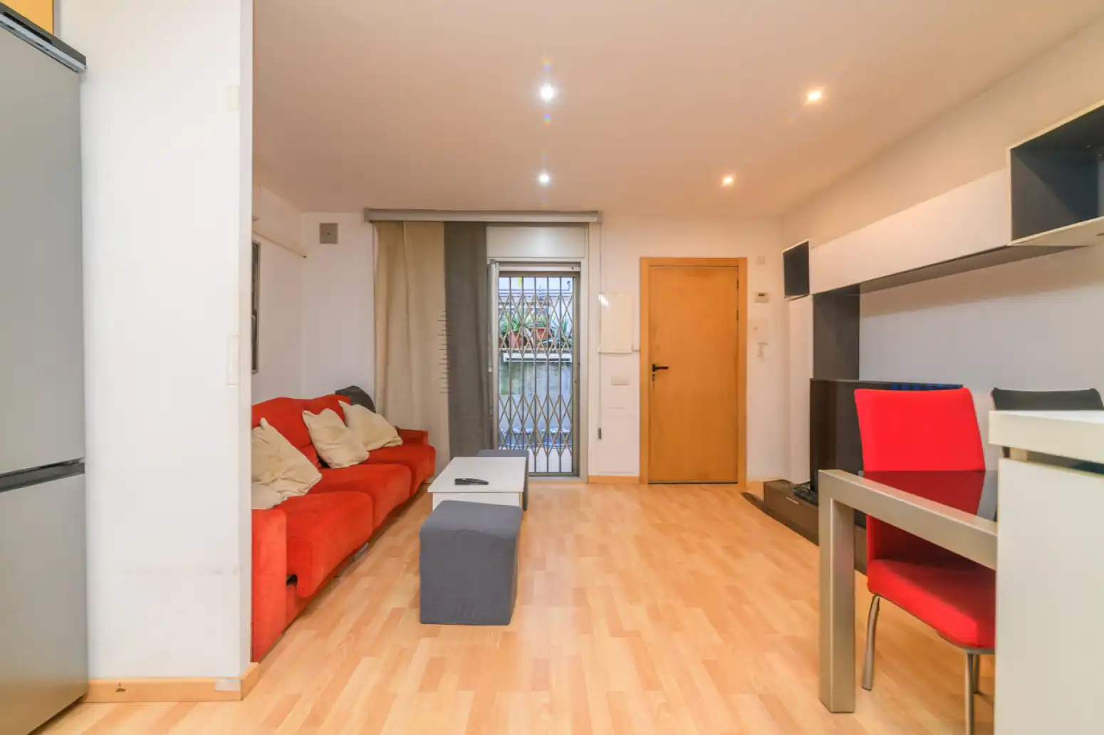 Living room of Flat for sale in Sant Boi de Llobregat  with Parquet flooring and Terrace