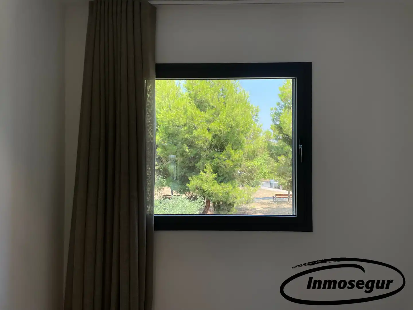 Vista exterior de Casa adosada en venda en Cambrils amb Aire condicionat, Calefacció i Jardí privat
