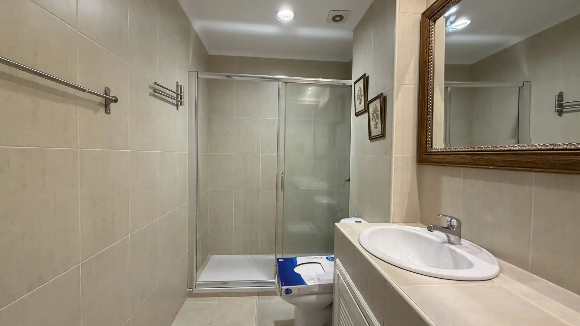 Bathroom of Flat for rent in Getxo   with Heating and Terrace