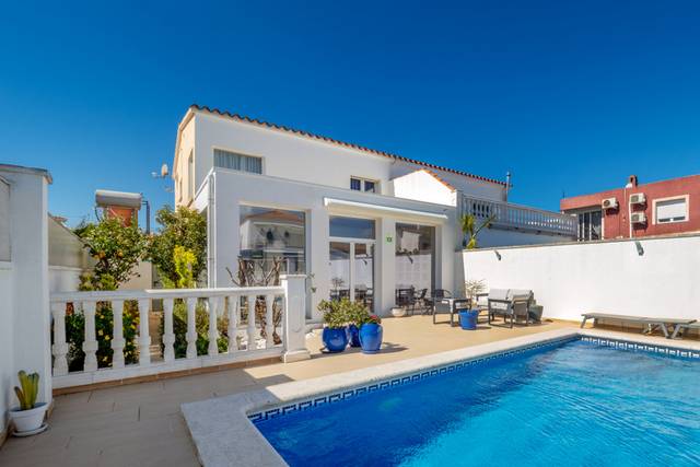 Casa-chalet en Venta en Peni