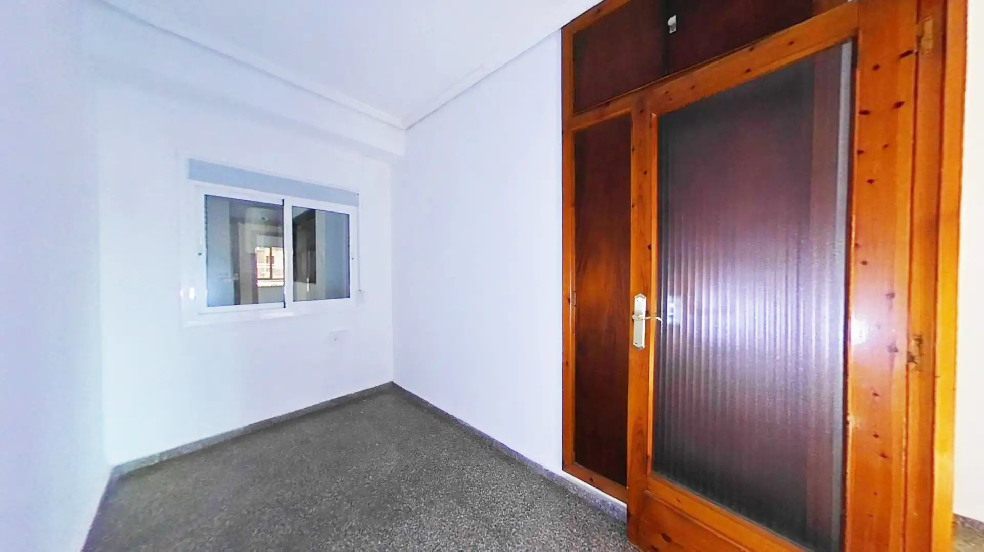 Piso en venta en C/ Gomez Ferrer, Zona La Ermita
