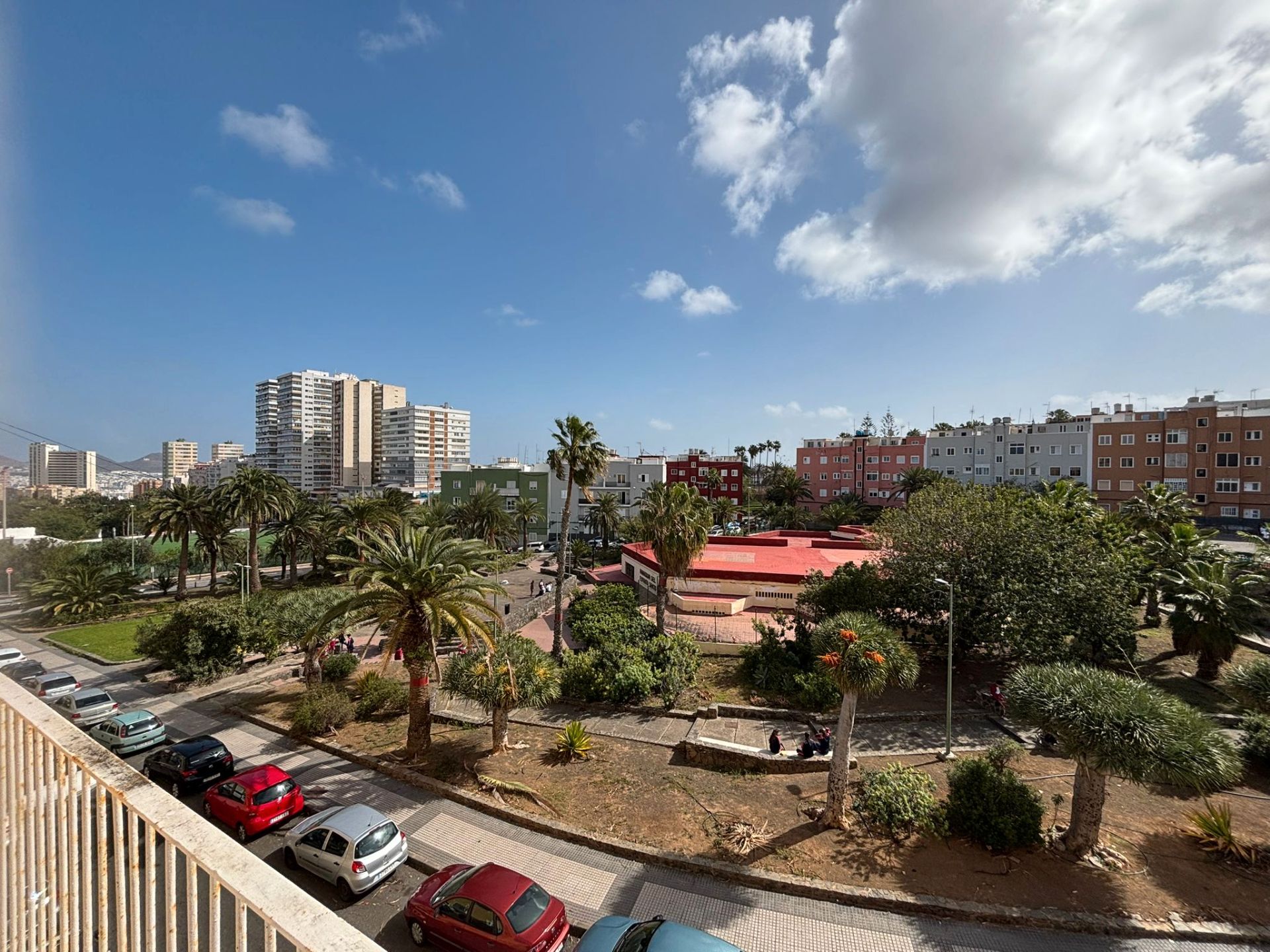 Vista exterior de Piso en venta en Las Palmas de Gran Canaria con Terraza, Trastero y Balcón