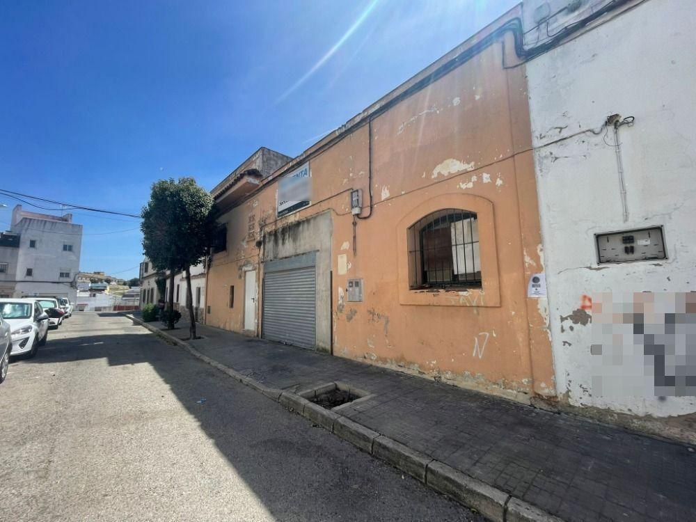 Vista exterior de Nave industrial en venta en Jerez de la Frontera