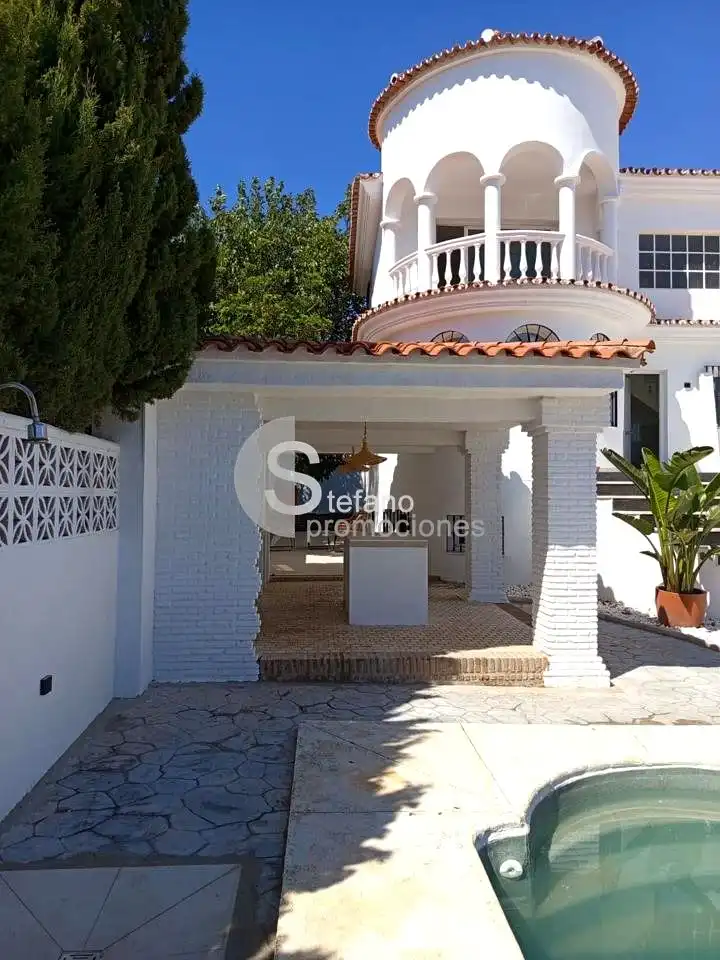 Casa o xalet en venda en Benalmádena amb Aire condicionat, Jardí privat i Terrassa