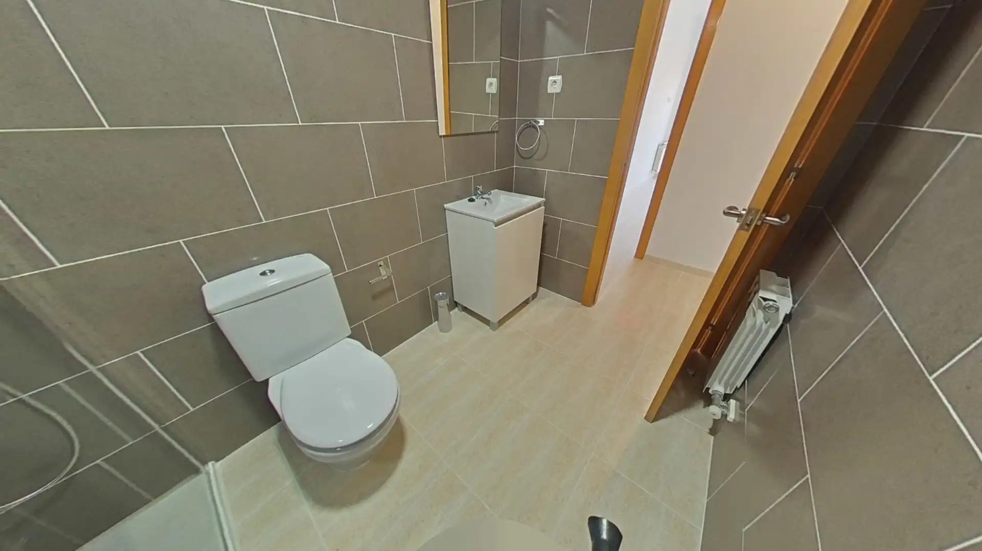 Baño de Piso en venta en Ripollet con Calefacción y Terraza