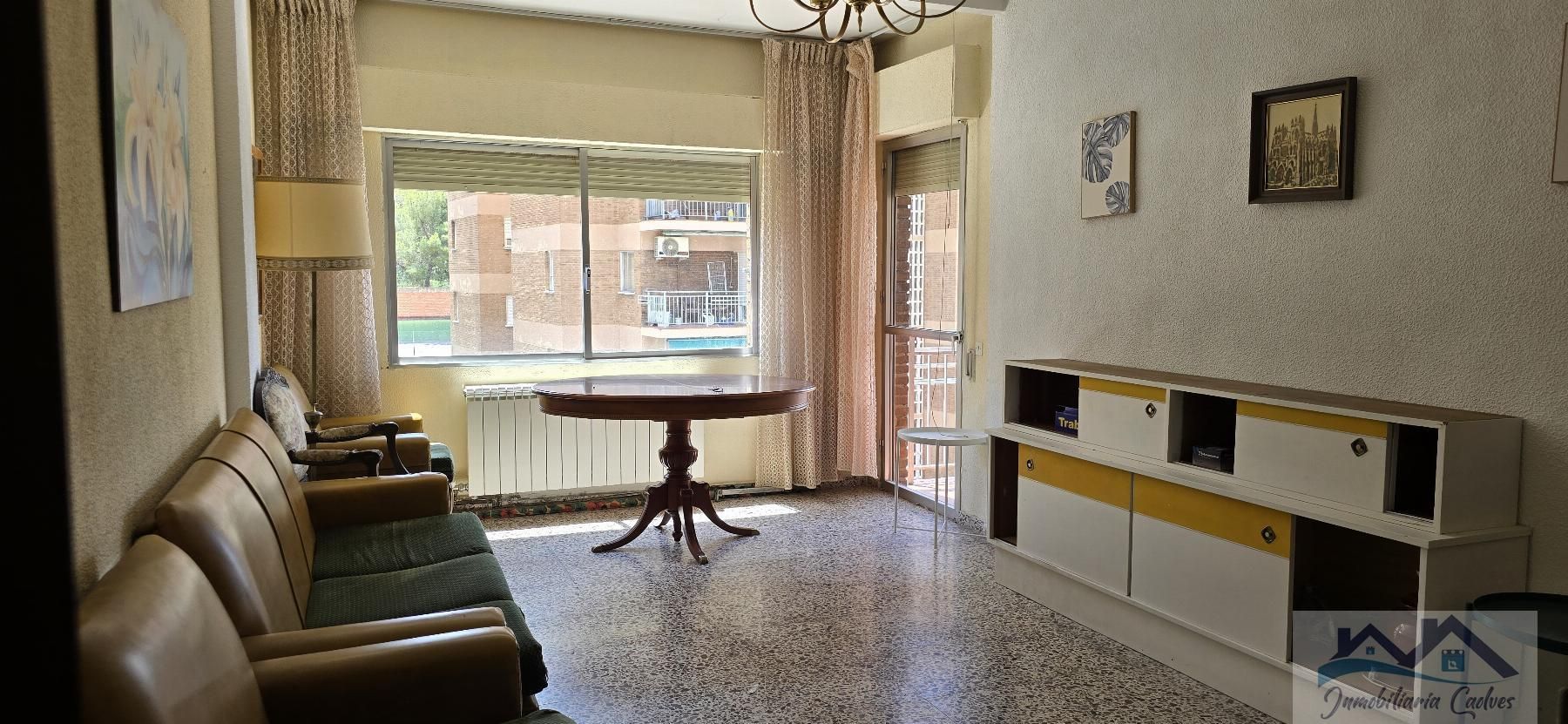 Sala d'estar de Pis en venda en  Toledo Capital amb Calefacció, Terrassa i Alarma