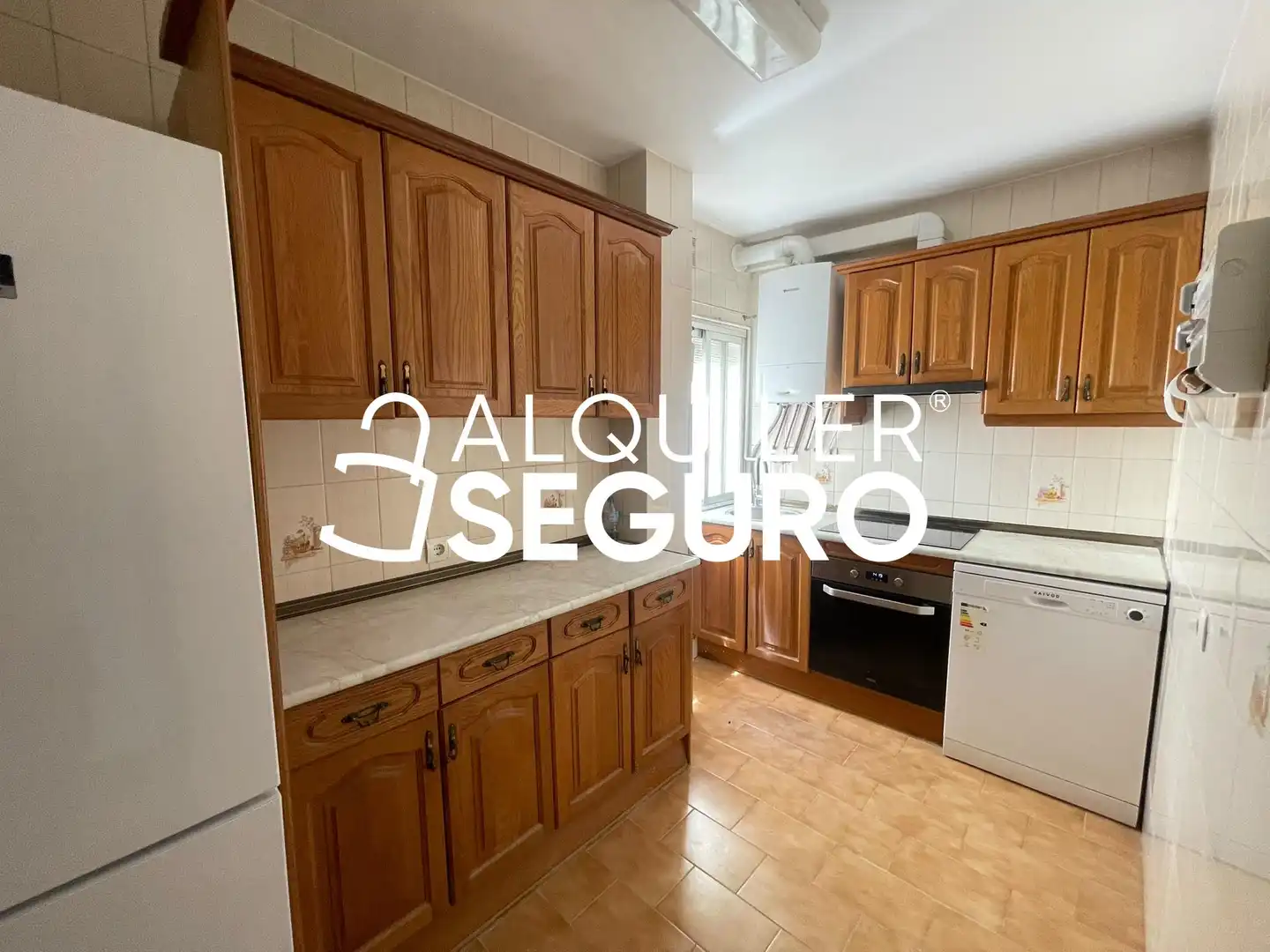 Kitchen of Flat for rent in Madrid  with Air Conditioner, Heating and Terrace