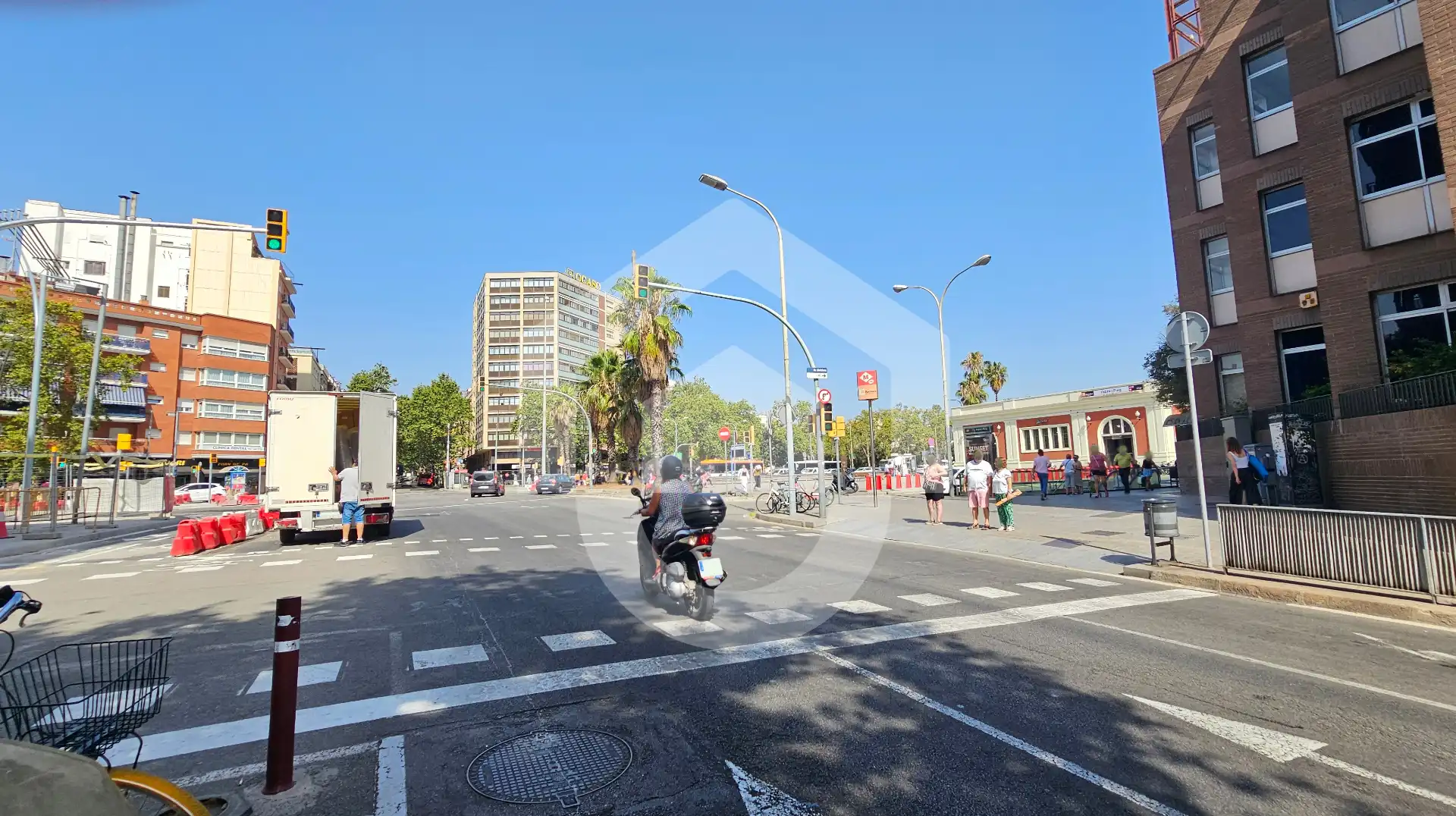 Vista exterior de Pis en venda en Barcelona amb Calefacció