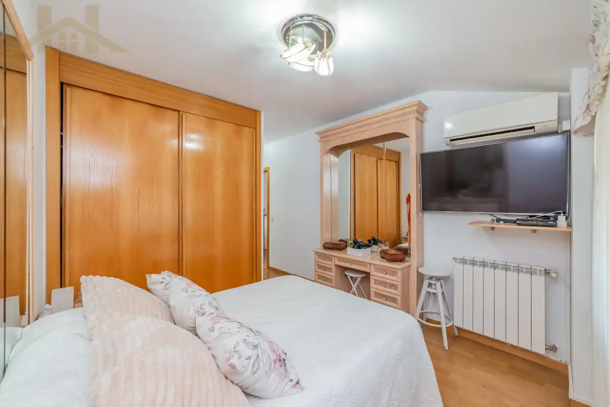 Habitación de Casa o chalet en venta en Mejorada del Campo con Aire acondicionado, Calefacción y Jardín privado