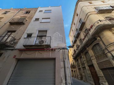 Casa con balcón en venta en Carrer del Carme