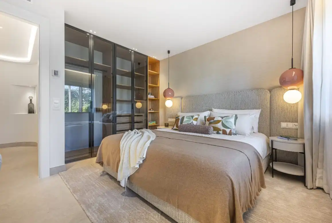 Bedroom of Flat for sale in Estepona  with Air Conditioner, Heating and Private garden
