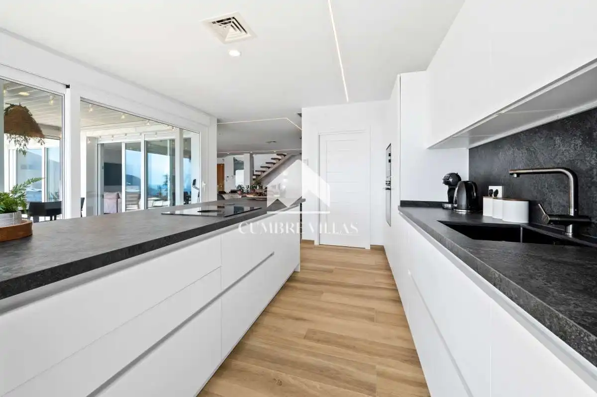 Cocina de Casa o chalet en venta en Almuñécar con Jardín privado, Terraza y Trastero
