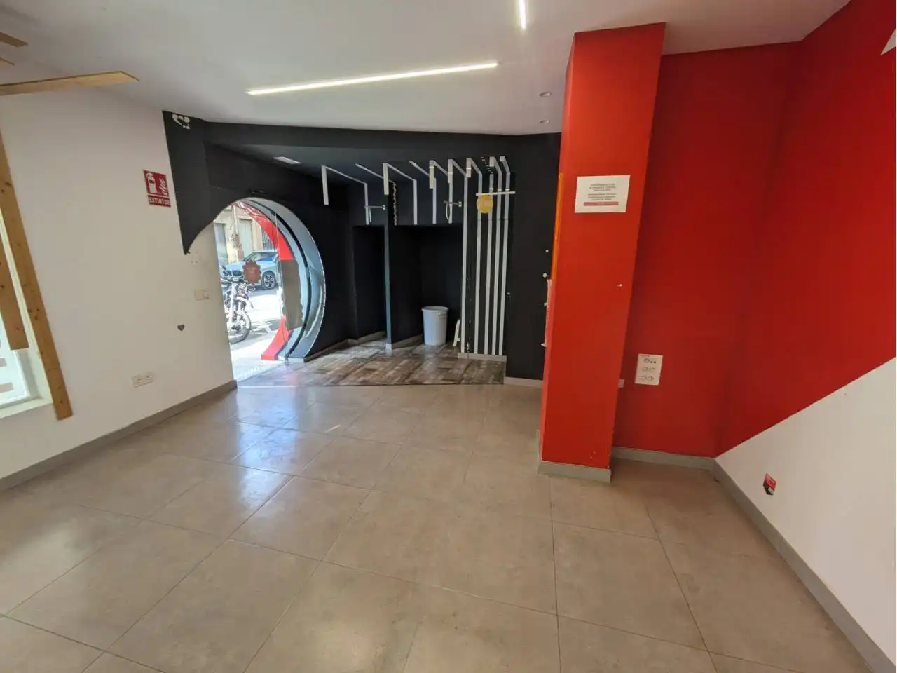 Geschaftsraum zur Miete in Calle Pi i Margall, Plaza Castelar - Mercado Central