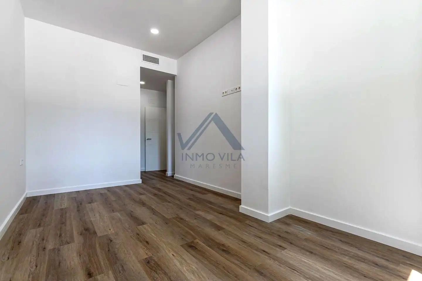 Schlafzimmer von Erdgeschoss zum Verkauf in Girona mit Klimaanlage und Terrasse