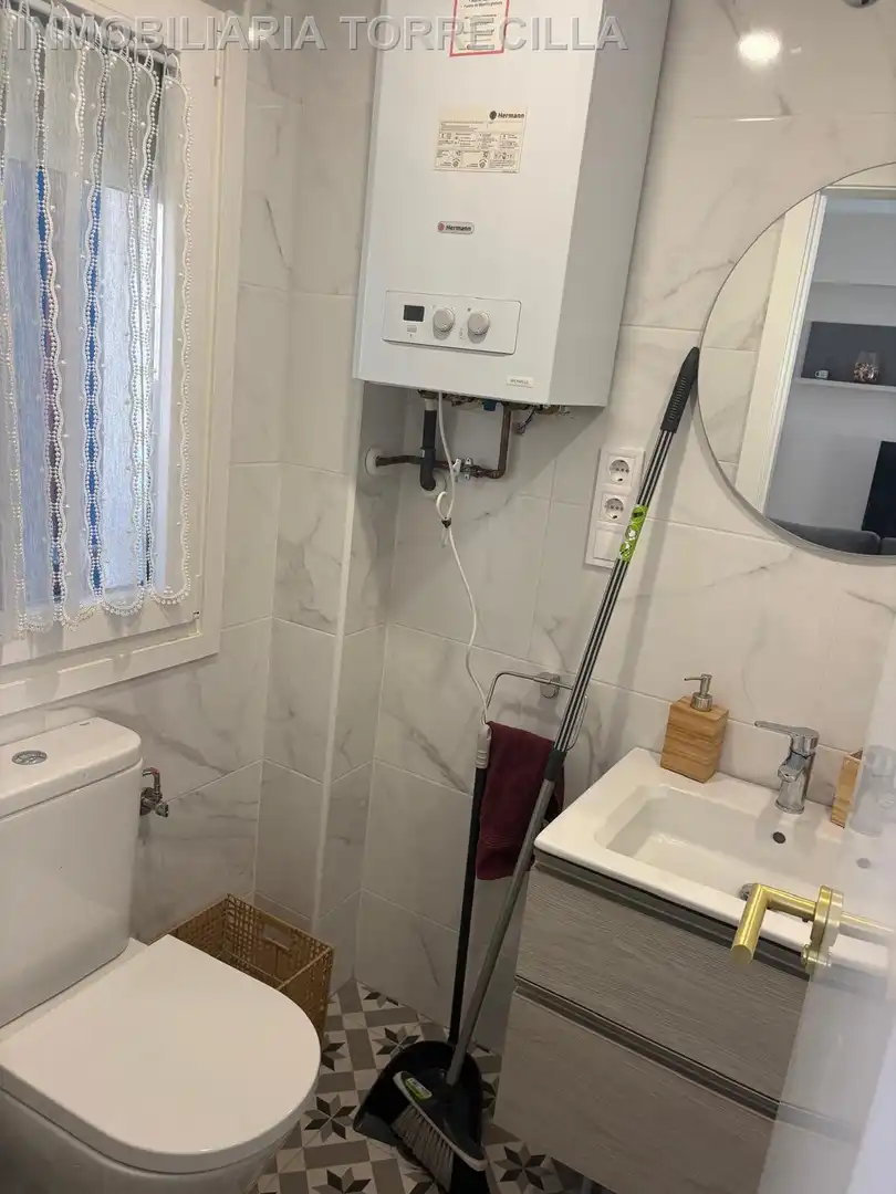 Badezimmer von Wohnung zur Miete in Valladolid mit Klimaanlage, Heizung und Möbliert