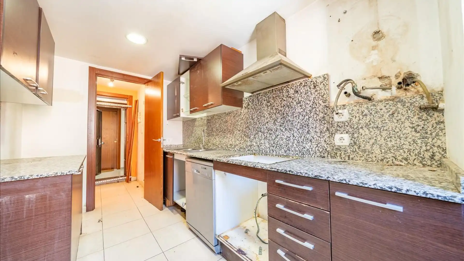 Cuina de Pis en venda en Olot amb Terrassa