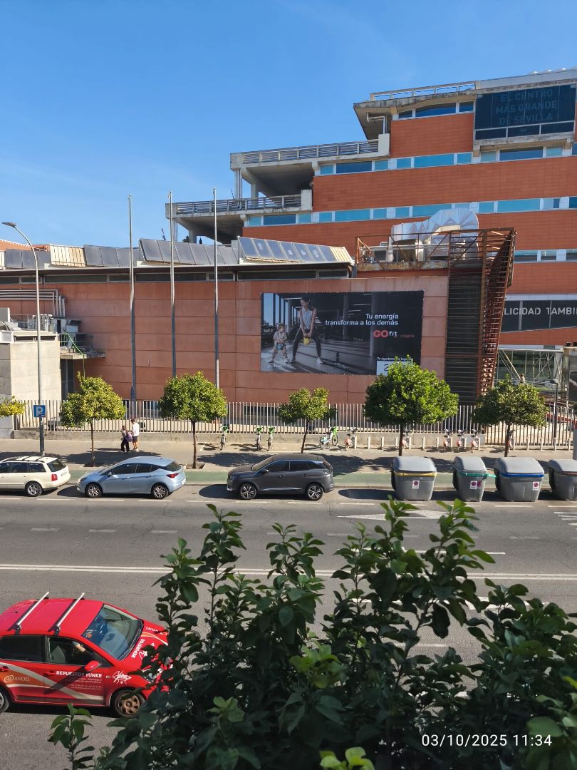 Vista exterior de Pis en venda en  Sevilla Capital amb Aire condicionat, Jardí privat i Terrassa