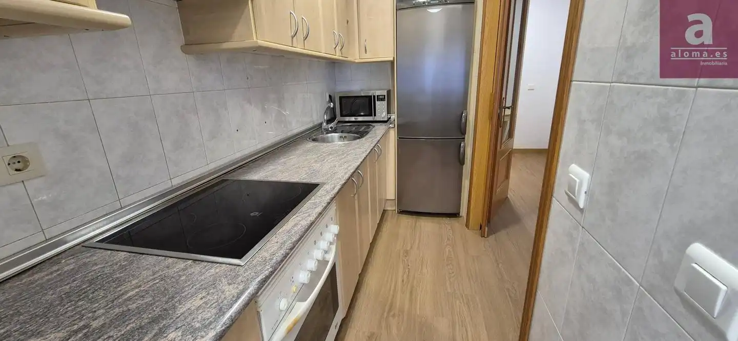 Cocina de Estudio de alquiler en Cáceres con Aire acondicionado, Trastero y Amueblado