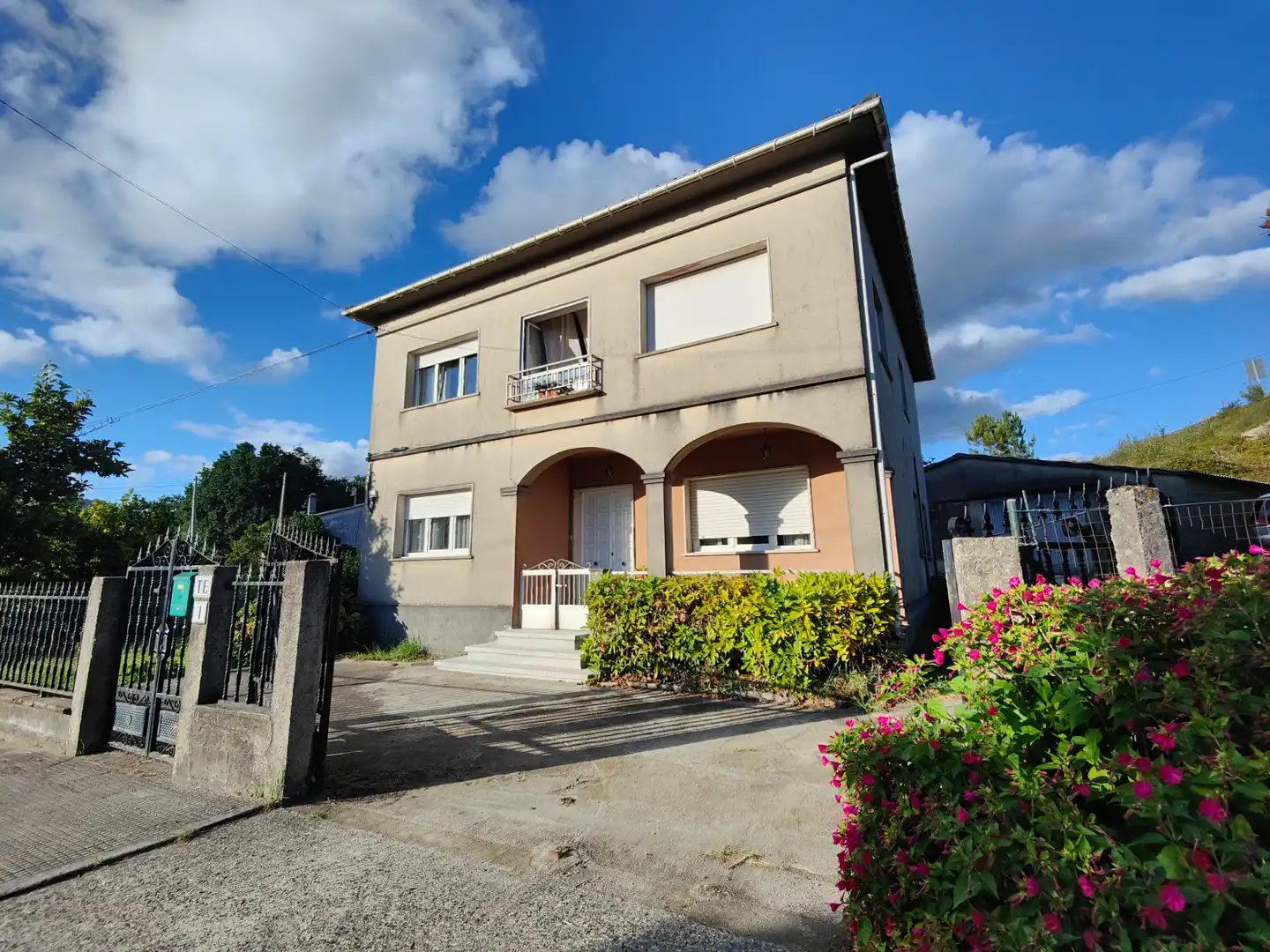 Exterior view of Houses for sale in Rianxo  with Heating, Private garden and Furnished